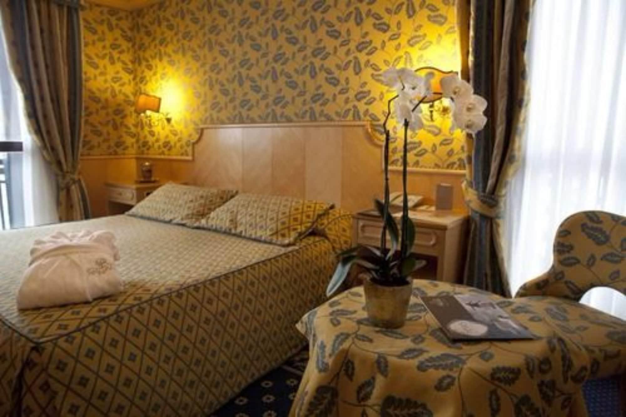 Hotel Spinale Madonna di Campiglio Bagian luar foto